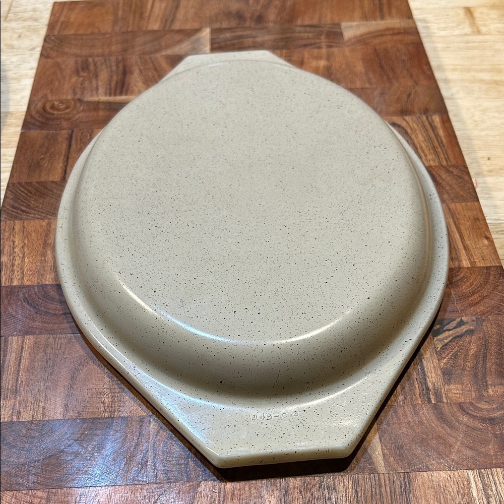 Pyrex Oval casserole replacement lid beige speckled